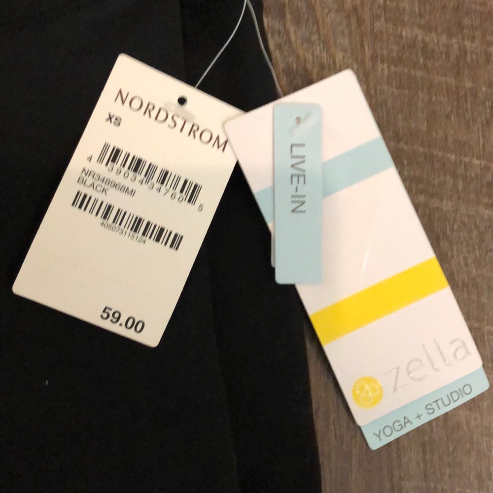 🆕NWT-SOLD OUT- Zella Live-In Black Leggings- XS - Picture 2 of 2